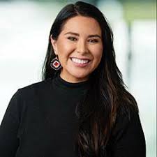 Danielle Finn's Instagram, Twitter & Facebook