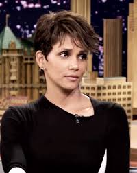 Halle Berry Revealed Her Natural Hair