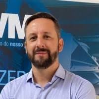 300+ perfis com “Neubauer”