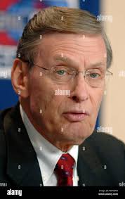 Major League Baseball Commissioner Robert Manfred and Colleen Manfred,  right, arrive for a state dinner for Japanese Prime Minister Shinzo Abe,  Tuesday, April 28, 2015, at the White House in Washington. (AP