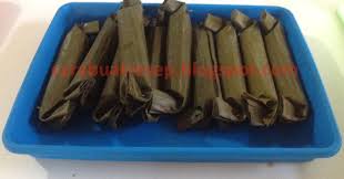 Nah brilio.net sudah merangkum dari berbagai sumber cara membuat ketupat paling praktis, senin (20/5). Cara Membuat Lontong Daun Pisang Resep Masakan Indonesia