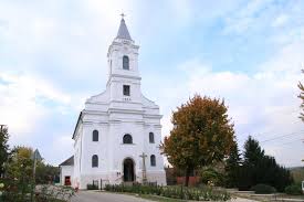 Községi strand a balatonudvari központi részén elterülő strandon játszótér, gyermek animációs. Megaldottak A Megujult Aszofoi Templomot Magyar Kurir Katolikus Hirportal