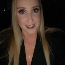 Folks I am rounding off my brand new tour with a giant homecoming show in  Belfast's SSE Arena. After months of high pressured negotiations I can now  confirm that the show will