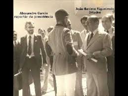 Não sei se alexandre garcia acredita no que falou, ele é suficientemente rato para todos sabem que garcia nunca foi um jornalista de princípios, ao contrário, sabujo da ditadura e da globo, ele é. Alexandre Garcia Se Descuida Com Mascara Em Evento E Vira Piada No Twitter Televisao Eplay