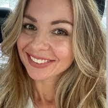 Denise Bellini's Instagram, Twitter & Facebook