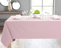 Tout simplement mignon et à croquer ce nouveau chemin de table rose aux motifs nuages ! Nappe Rectangulaire Rose Poudre En Coton 150x250 Maisons Du Monde