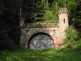 Der landkreis eichsfeld liegt im nordwesten des freistaats thüringen, eingebettet zwischen dem harz im norden, der werra und dem osthessischen bergland im südwesten und dem thüringer becken im südosten. Eichsfeld Gasthof Firlefanz