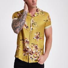 Black And Yellow Button Up Shirt Mens Satin Fabric Floral Print Short Sleeve Revere Collar Button Up Front Our Model Wears A Uk M And Is 185 5cm Shirt Outfit Men Men Shirt Style Yellow Floral Shirt