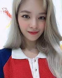 jeongyeon on instagram sooo beautiful my angel so pretttttttttty ジョンヨン トゥワイス jeongyeon twicejeongyeon y twice 集合写真 twice ミナ 可愛い ジョンヨン