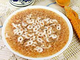 Sa faci mucenici mici ia mai mult timp. Cand Se Fac Mucenicii Cea Mai DelicioasÄ ReÅ£etÄ De Mucenici