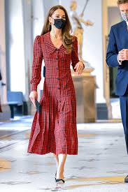 Crew, her fans embrace her splurgier looks, too. Kate Middleton Dress The Duchess Best Dresses And Outfits