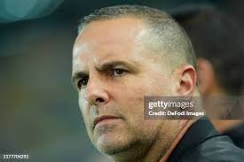 12,620 Ben Ran Stock Photos, High-Res Pictures, and Images