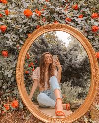 Chic Outside Mirror Selfie Trend Inspo Tiktok Trends Instagram Ideas Photography Instagram Photo Inspiration Tumblr Photography