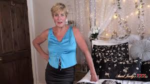 Auntjudysxxx - sua madrasta peituda madura ms. Molly pega você no quarto  dela (pov) | xHamster BR