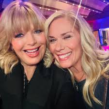 What an absolute TREAT!! 🥰 Thank you to @peacock and @hollywoodreporter  for having me out for the Killer Women in Comedy party!!