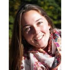 Alexis Gilliland's Instagram, Twitter & Facebook