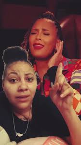 Amanda Seals Singing with Floetry