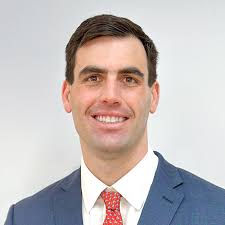 Alex Lyons's Instagram, Twitter & Facebook