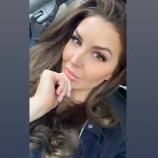 Beth Warner (@BethxWarner)