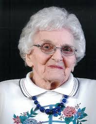 Lenore Kay's Instagram, Twitter & Facebook