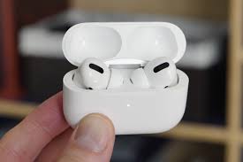 Airpods pro became available for purchase on october 28, and began arriving to customers on wednesday, october 30, the same day the airpods pro were stocked in retail stores. Airpods Pro Erste Eindrucke