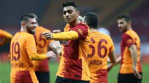 Süper lig'de sezona iyi başlayan galatasaray, kombine bilet satışında zirvede yer alıyor. Lider Galatasaray Deplasmanda Ankaragucu Ile Karsilasiyor Iste Muhtemel 11 Ler Ve Mac Notlari