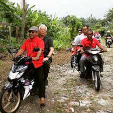 A local meme yall won't understand. From Bijan To Bossku Former Malaysia Pm Najib Taps Into Rempit Culture In Working Class Rebranding Asean Digest