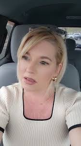 Carol Schweigert's Instagram, Twitter & Facebook