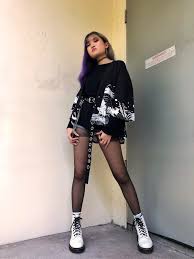 This subreddit is specifically created for women involved and interested in streetwear and all it encompasses. Wdywt What Is Streetwear Streetwear