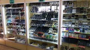 Smoke Shop Economy Wall Case Displays In Maple Smoke Shops Store Shelves Shop Interior Design