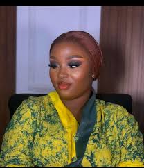 Sug Sug... a mature and wise person once say... beauty are instilled in the  eyes of the beholder.... so Sug, do you know what's in the hands of the  beholder.......bees Sug.......bees... |