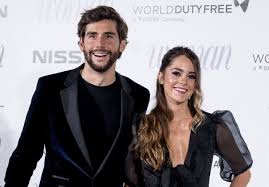 The song was released as a separate single after el mismo sol and agosto. Alvaro Soler Y Sofia Ellar Sorprenden Cantando A Duo Y En Frances Musica Los40