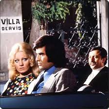 Yalanci Yarim Filminin Sahneleri Yesilkoy Deki Villada Cekildi 1974 Tarikakan Emelsayin Istanlook Sinema Film Eski Film Afisleri