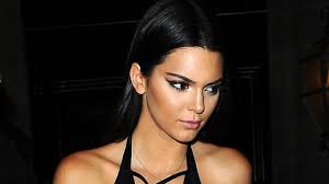 Kendall Jenner nezostáva svojim sestrám nič dlžná: Provokuje ďalšou  odvážnou fotkou!