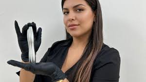 Best salons and clinics for facial extractions near me in Miami