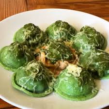 Si una cocina tiene solo unas pocas hierbas en el almacén, la albahaca probablemente será una las plantas de albahaca son fáciles de mantener en el interior de su hogar y también afuera en el p. Sorrentinos Cocinar Pasta Pasta Casera Receta Sorrentinos