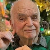 Robert Magoon's Instagram, Twitter & Facebook