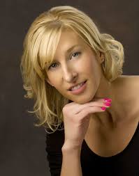 Jennifer Karl's Instagram, Twitter & Facebook