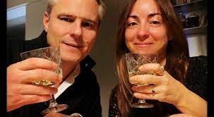 «we did it!», scrive su instagram camila raznovich, accanto alla fotografia che la vede nei panni di sposa felice dell'l'imprenditore e manager francese loic fleury. O7maky8y8atcsm
