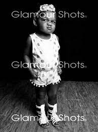 40 บาท/คู่ ซื้อครบ 3 คู่ จ่ายเพียง 100 บาท Journey Glamour Shots