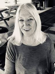 Lynn Pittman Keckler posted by her Daughter Liz this morning At 6:14 this  morning our lives forever changed. Our beautiful mom made her way to a  place far more wonderful than this