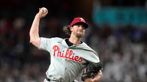Phillies, Stott end blazing August with an all-around win vs. D-backs