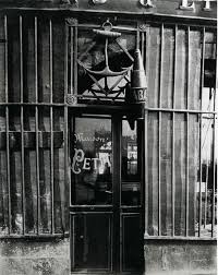 Atget 4e 38 Quai De Bethune Fb Custom Eugene Atget Street Scenes Eugene