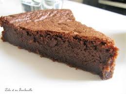 Un Bon Gateau Au Chocolat Moelleux Aere Qui Regalera Vos Petites Papilles Et Ne Dis T On Pas Que Le Ch Gateau Au Chocolat Moelleux Gateau Chocolat Chocolat