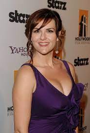Pin On Sara Rue