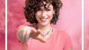 Giulia molino, 20 anni, cantautrice. Scafati La Cantante Giulia Molino In Finale Ad Amici Ottopagine It Salerno