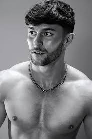 Elijah Holloway's Instagram, Twitter & Facebook