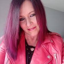 Ursula Yates's Instagram, Twitter & Facebook