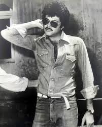 Find boney kapoor news headlines, photos, videos, comments, blog posts and opinion at the indian express. Movies N Memories On Twitter Young Anil Kapoor Clicked Shooting A Film During Early 80s Anilkapoor Sonamakapoor Harshkapoor