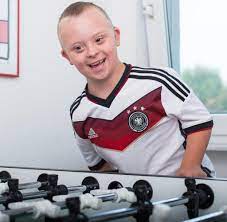 All eyes are on hurricane henri as the storm heads north. Downsyndrom Henri Und Der Aussichtsreiche Kampf Fur Inklusion Welt